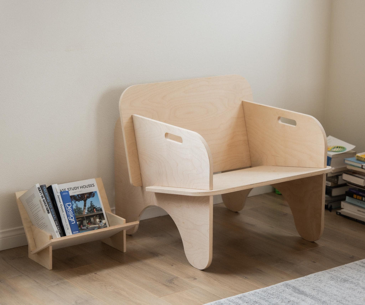 Mid-Century Modern Plywood Lounge Chair: Minimalist Wood Accent Reading Seat for Living Room