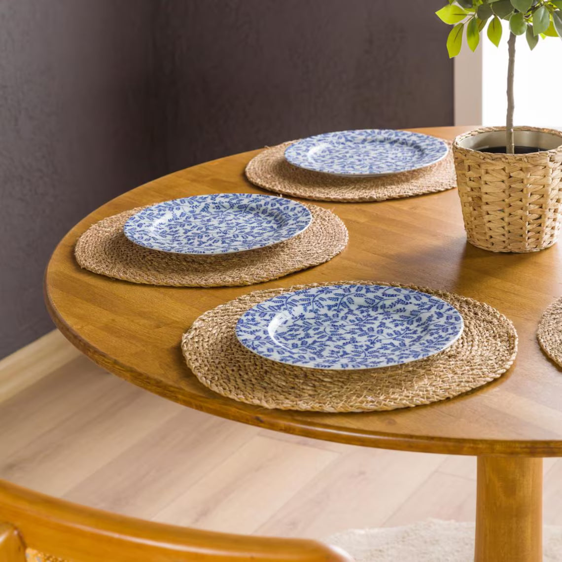 Round Dining Table with Tulip Leg Solid Wood Table, 2 to 6 Seat Person Dining Room Table, Circular Table Kitchen Diningroom Furniture