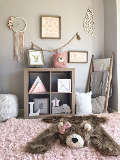 Cappuccino Grizzly Bear Rug in Faux Fur for Forest Nursery