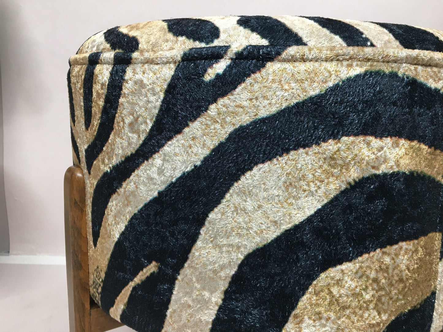 Pouf chair, Vanity chair, Upholstered bench, Dressing table bench, Entry chair, Comfort chair, Durable furniture, Round ottoman, Low stool