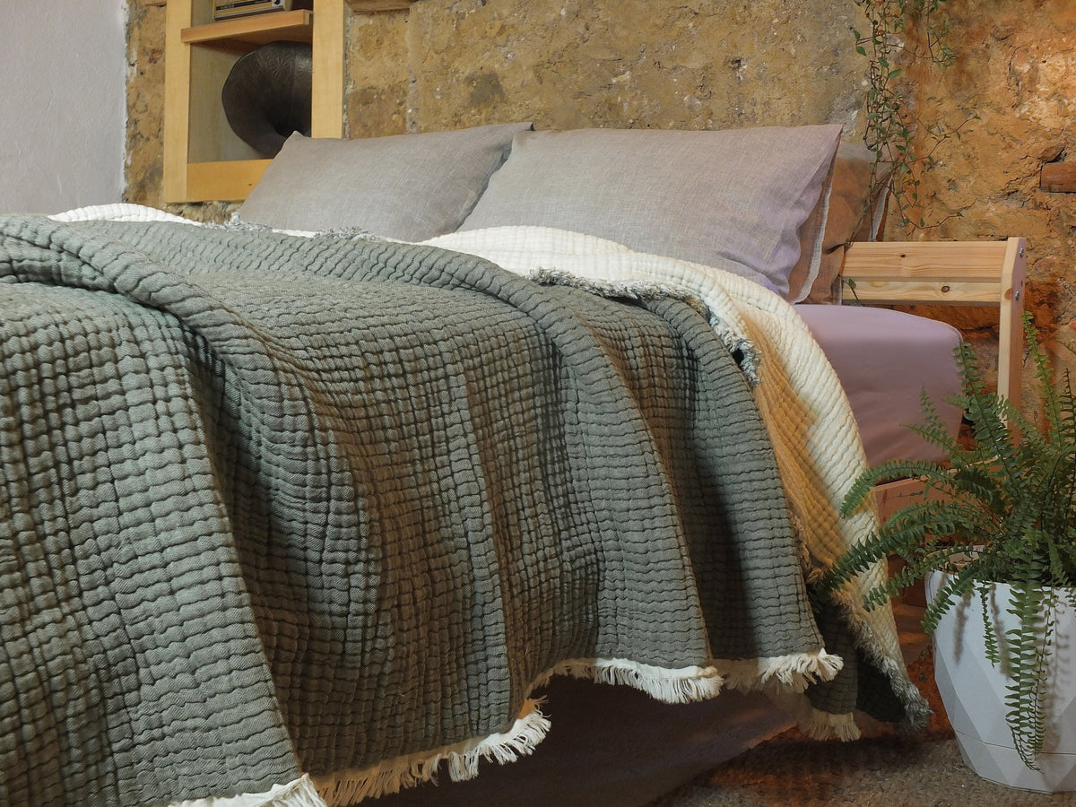King Size Turkish Cotton Thick Muslin Comforter: 8-Layer Extra Soft Quilt
