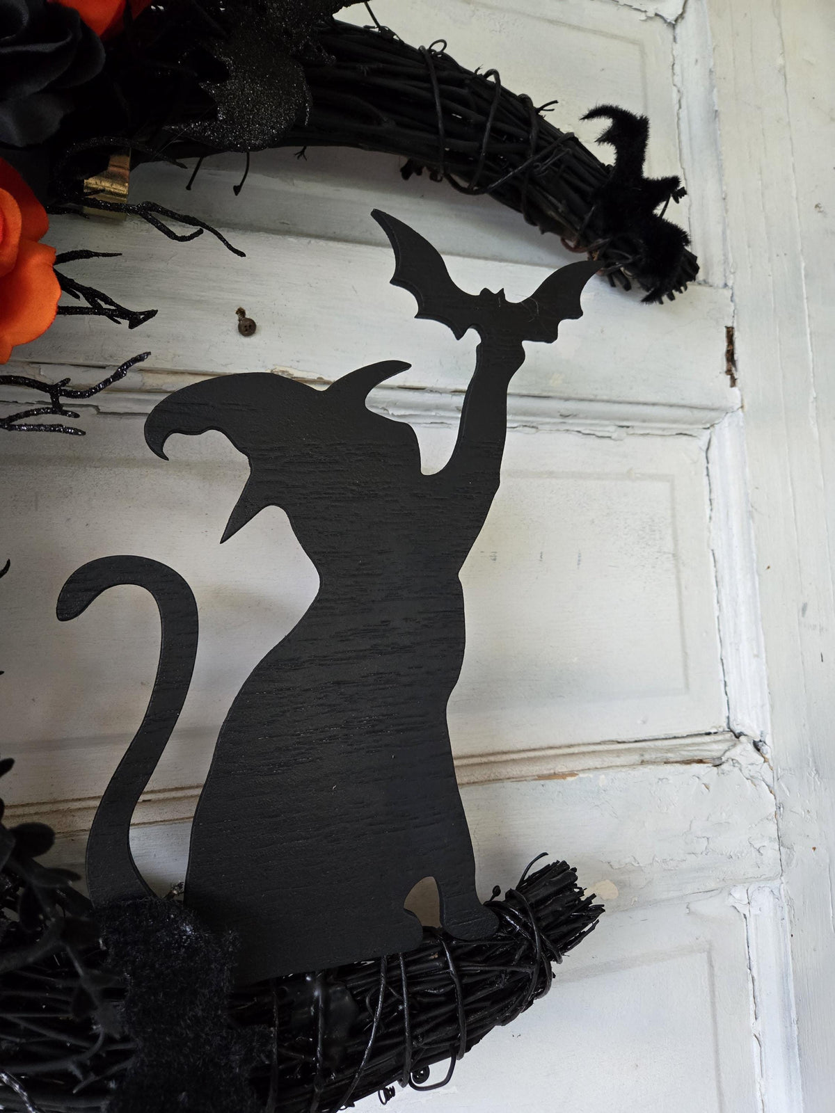 Halloween Witchy Cat Moon Wreath w/ Orange Roses & Bats • Gothic Celestial Door Hanger • Spooky Fall Trick-or-Treat Decor • Cat Lovers Gift