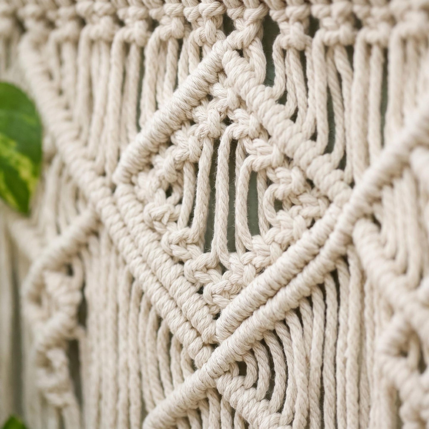 Macrame Wall Shelf Gift, 3 Tier Boho Shelf Decor, Handmade Hanging Shelf, Unique Housewarming Gift Idea，Minimalist Boho Wall Decor