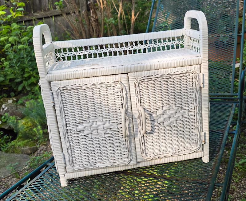 White Wicker Bathroom Wall Cabinet Vanity Shelf 2-Door Rattan Hanging