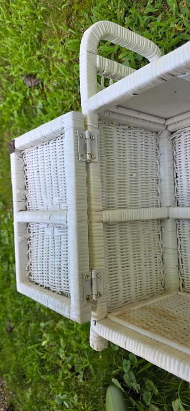 White Wicker Bathroom Wall Cabinet Vanity Shelf 2-Door Rattan Hanging