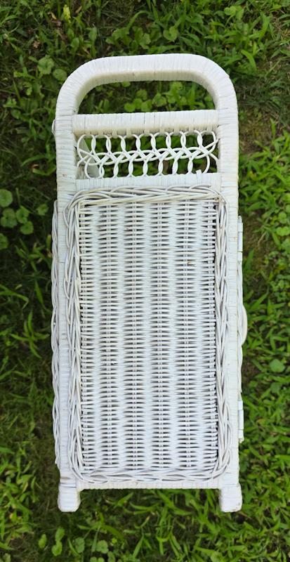 White Wicker Bathroom Wall Cabinet Vanity Shelf 2-Door Rattan Hanging