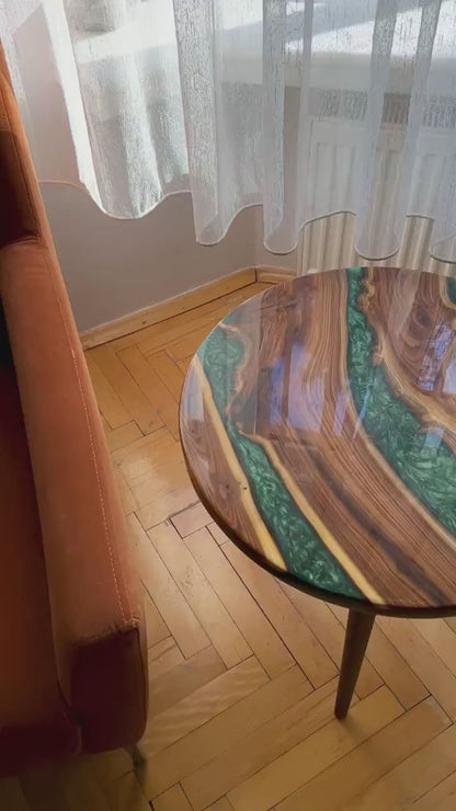 Handmade Live Edge Oleaster Resin Side Table, 20 Inch, Round Design
